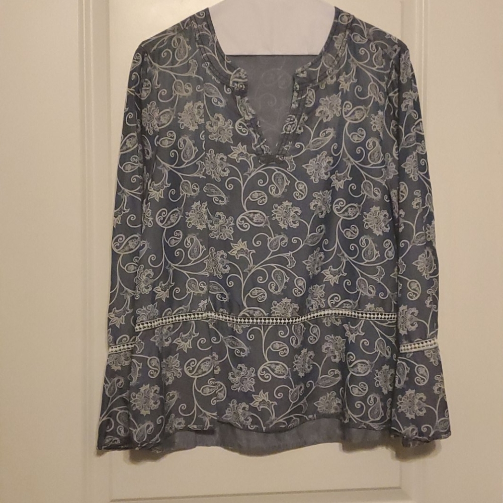 Time and Tru ladies top
